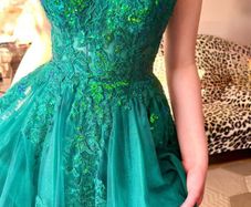 Stunning Peacock Green Debs TY Ball Dress. Size (6-8)