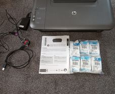 HP Deskjet All In One Printer & 6 Ink Jets  - QUiCK SALE