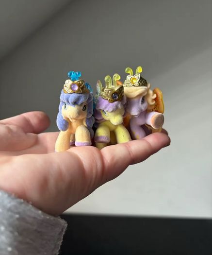 Blind Bag Surprise Pet Crystal Butterfly Princess Unicorn Pony Figure Rare Collection