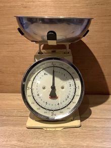 Vintage Typhoon Cream Mechanical Kitchen Weighing Scales