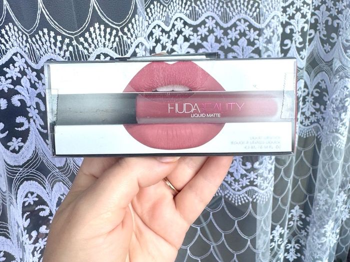 Huda Beauty Liquid Matte Lipstick - Icon - New & Sealed