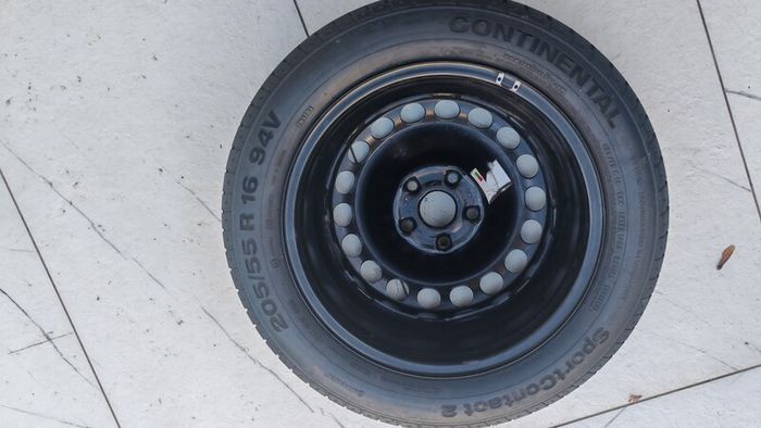 tyre Brand New Genuine Skoda / VW 16" Full-Size Spare Wheel & Continental Tyre (5x112)