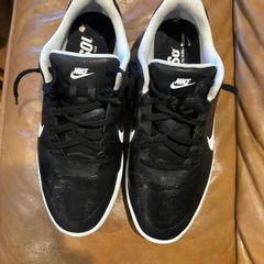 golf shoes