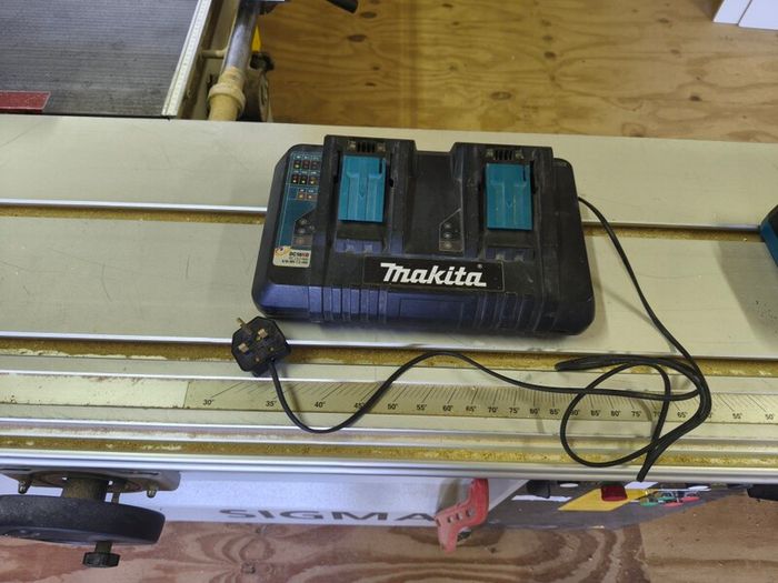 Makita twin charger