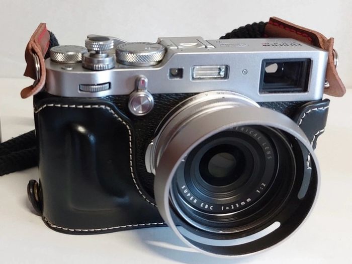 Fujifilm x100F + Extras