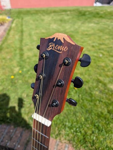 Bromo BAT1NL Acoustic Guitar