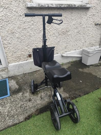 Knee scooter