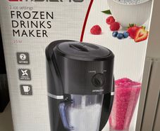 Frozen drinks maker
