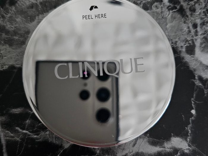 Clinique Double Face Makeup/ Shade 02 Matte Beige