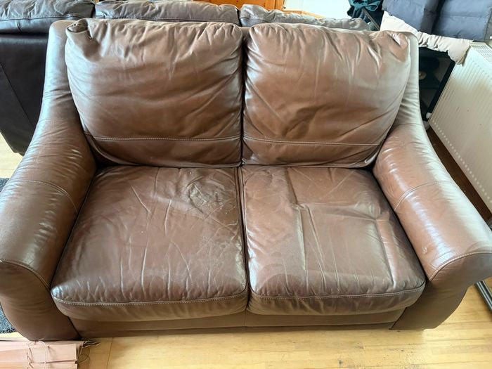 2 & 3 Seater Leather Sofas
