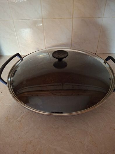 Le Creuset blue wok with glass lid