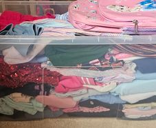 Box full of girls clothes 7 years old