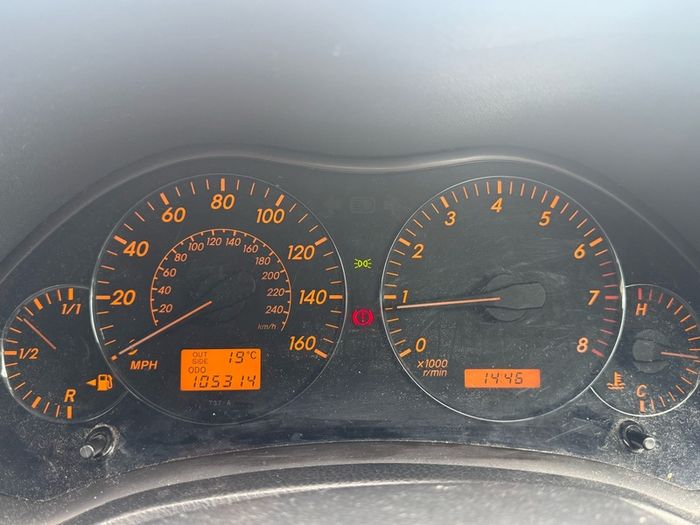 2004 Toyota Avensis
