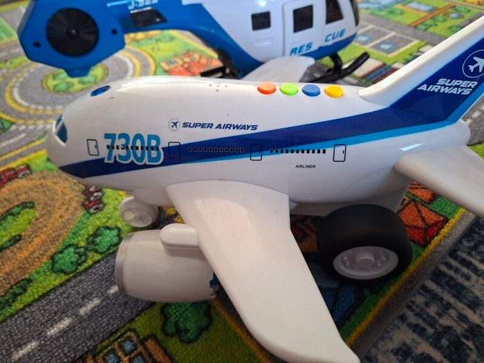 Airplane and Helicopter