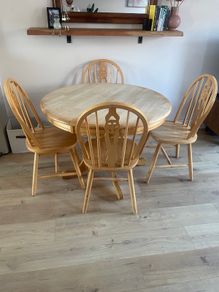 Solid Wood Round Extendable Dining Table and 4 Windsor Chairs - Rustic Farmhouse Style
