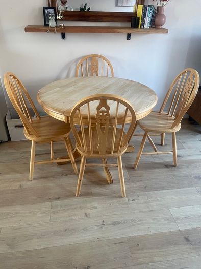 Solid Wood Round Extendable Dining Table and 4 Windsor Chairs - Rustic Farmhouse Style