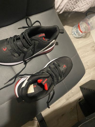 Shaq shoes size 4uk rarely worn