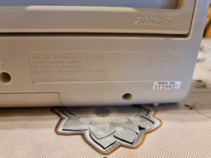 Sony radio ICF-880L, Used, in good working order.