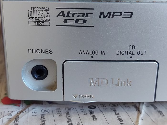 Sony Micro Hi-Fi Component System, Model CMT-CPZ1, Radio, Tape CD, mini disc link, all working great and in excellent condition