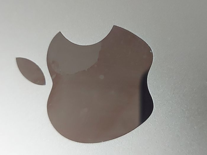 Apple iPad 8th generation a2270, not powering on, excellent cosmetic condition