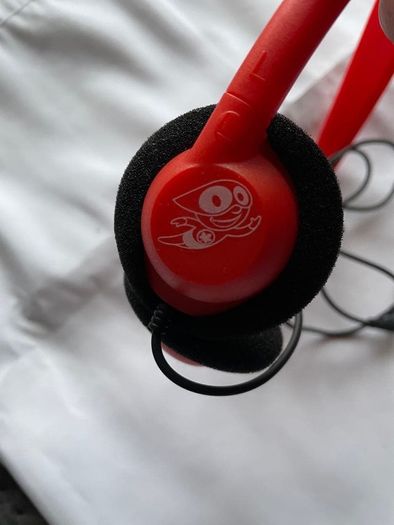 pairs of headphones