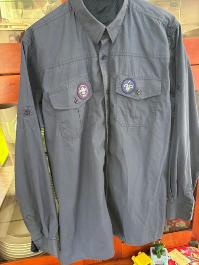Scout shirt medium