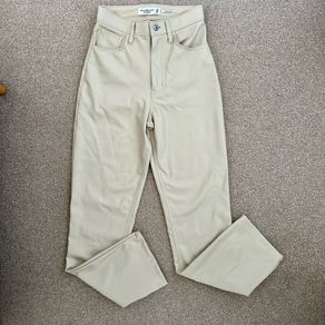 Abercrombie & Fitch The 90s Straight Ultra High Rise Vegan Leather Trousers