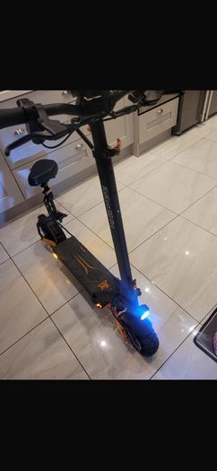 Kukirin G2 electric scooter