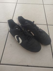 Football boots size 7