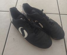 Football boots size 7