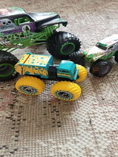 Monster Trucks