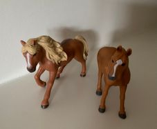 Schleich Pony Horse figures x 2 Chestnut