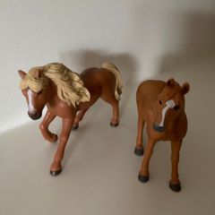 Schleich Pony Horse figures x 2 Chestnut