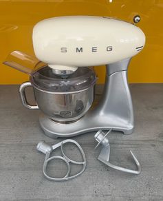 SMEG Stand Mixer Cream