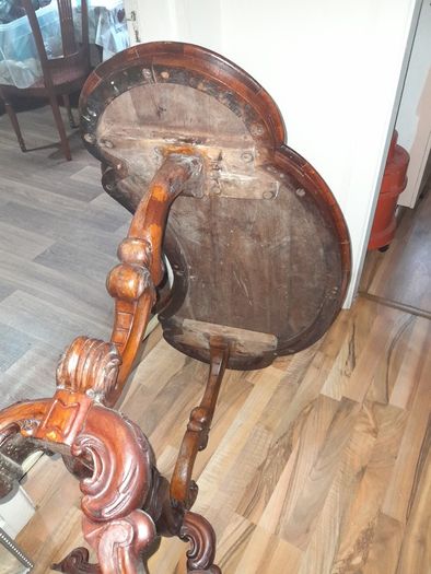 Beautiful Antique Kidney Shape Table