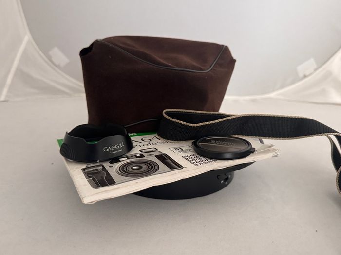 Fujifilm GA645Zi Professional Medium Format Camera. Only 600 Exposures. Complete Kit