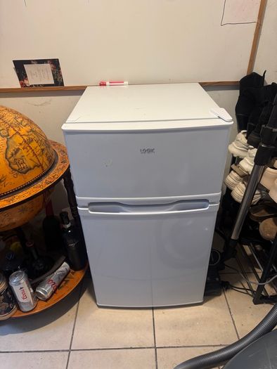 Logik mini fridge