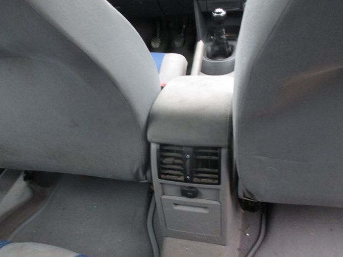 vw caddy 1.4 petrol 7 seater BREAKING