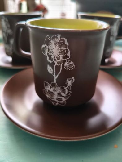 3 x Crown Devon coffee cups& Saucers