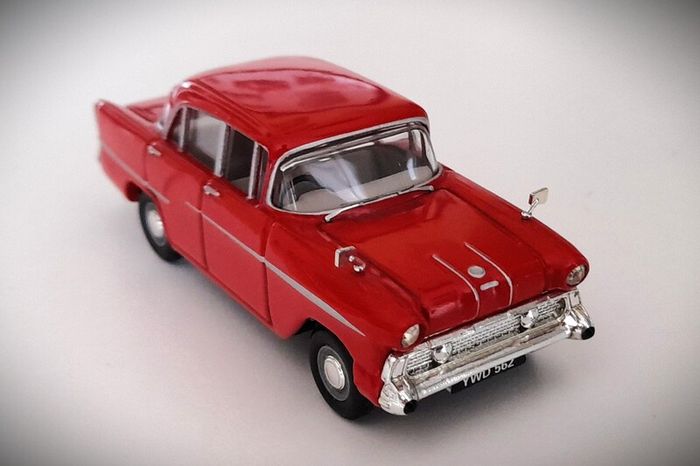 Diecast Model Vauxhall Victor F Series Red - Collectable Vanguards 1:43