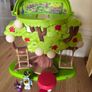 Bluey Light up house, jeep, pool, tree house and bin lorry Image 4