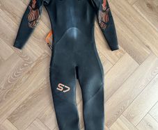 Orca wetsuit size 7