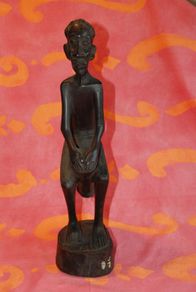 statue