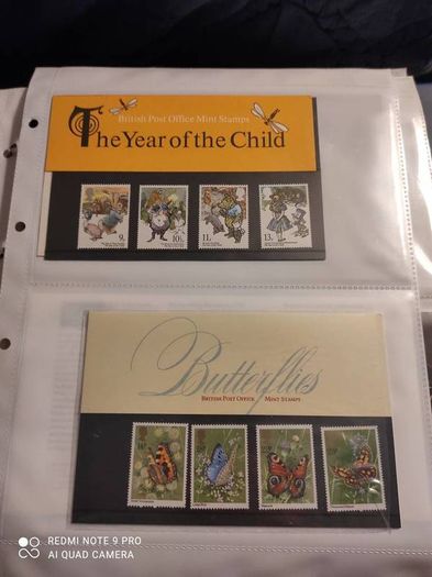Stamp album UK's Presentation packs x 100