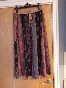 Romwe  Long   Skirt.  Size  XL - 16. & Free Skirt - 16. New.
