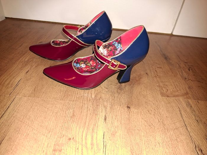 Brand NEW stunning Joe Browns patent buckle heels shoes size 4