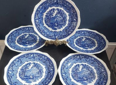 Fabulous Set of Five Mason's Ironstone Blue Vista 8 Inch Salad Plates in Excellent Vintage Condition, Circa 1950