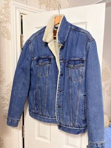 Levis Premium Sherpa Jacket Size M