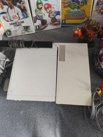 Wii Bundle with Mario Kart, Paper Mario & Skylanders