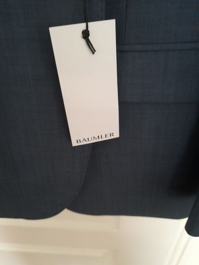 Brand new suit.Size 44R
